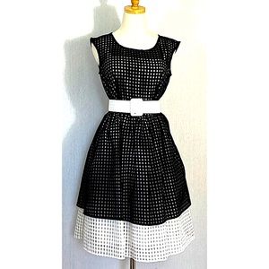 VTG Black & White Sleeveless Fit-and-Flare Dress with Belt
